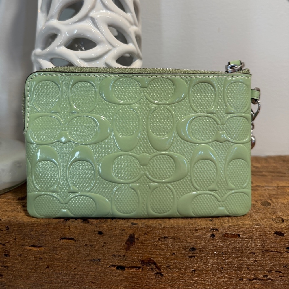 New! Coach! - Picture 6 of 17